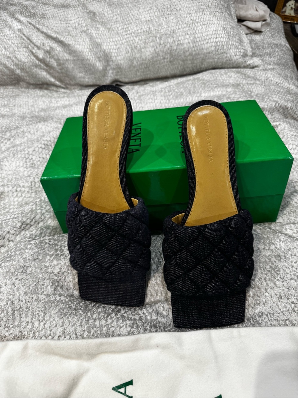 Bottega Veneta Women's Indigo Denim Padded Flat Sandals Size 40.5